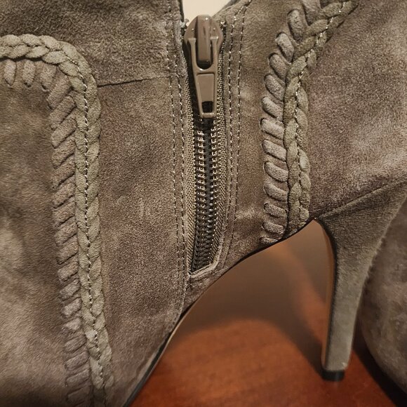 Vince Camuto Abesta Peep Toe Ankle Bootie - Picture 3 of 6